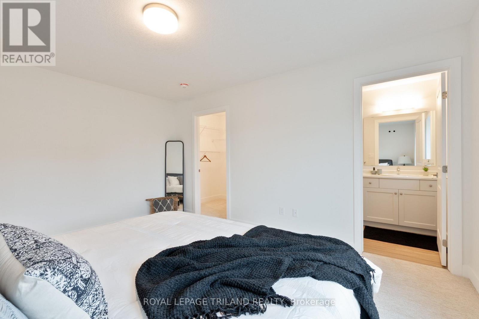 71 Harrow Lane Property Photo 10