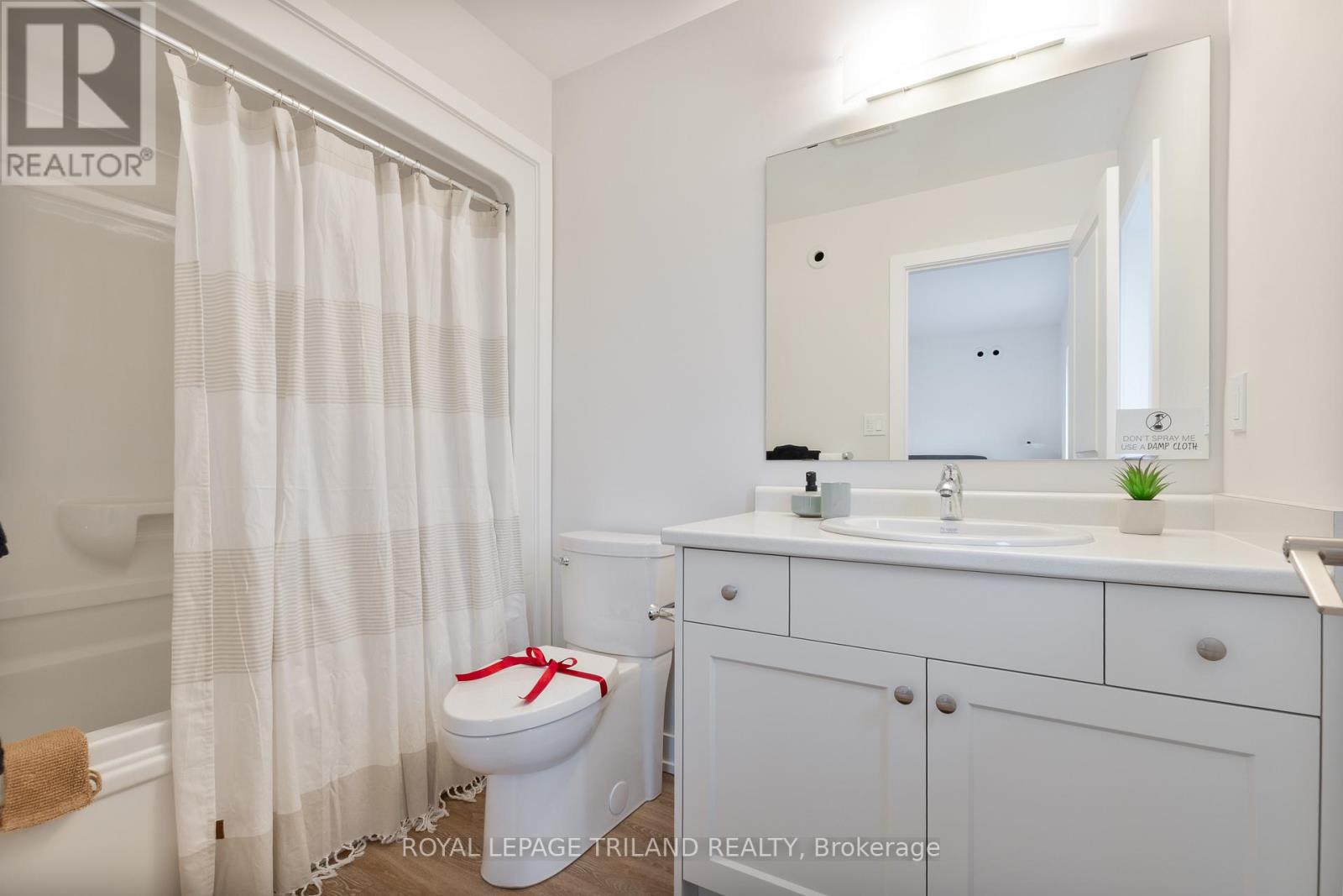 71 Harrow Lane Property Photo 11