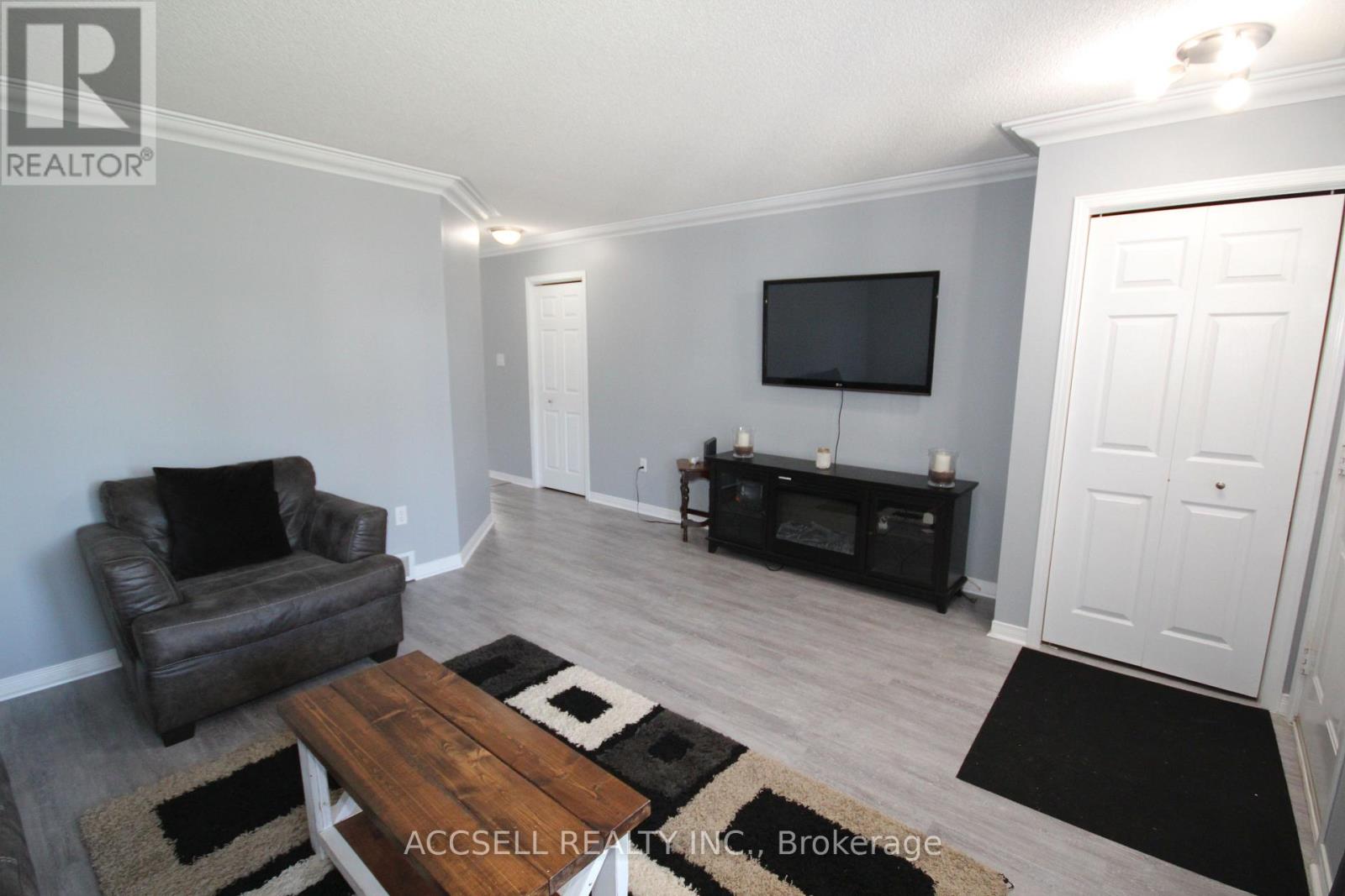 635 Highview Drive Property Photo 3