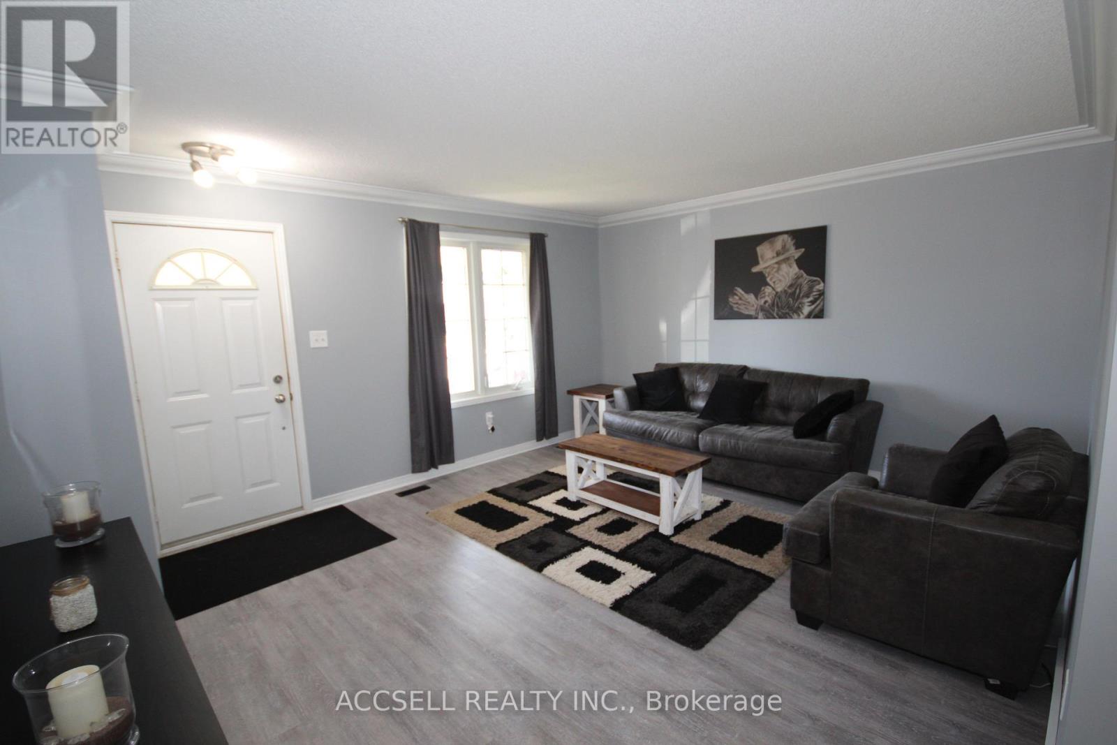 635 Highview Drive Property Photo 4