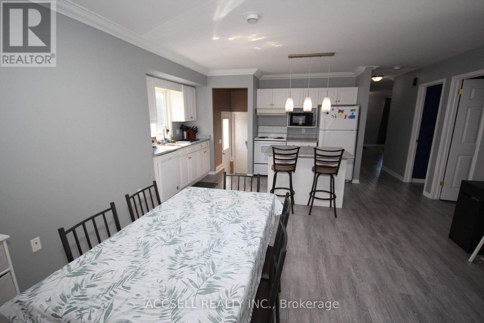 635 Highview Drive Property Photo 9