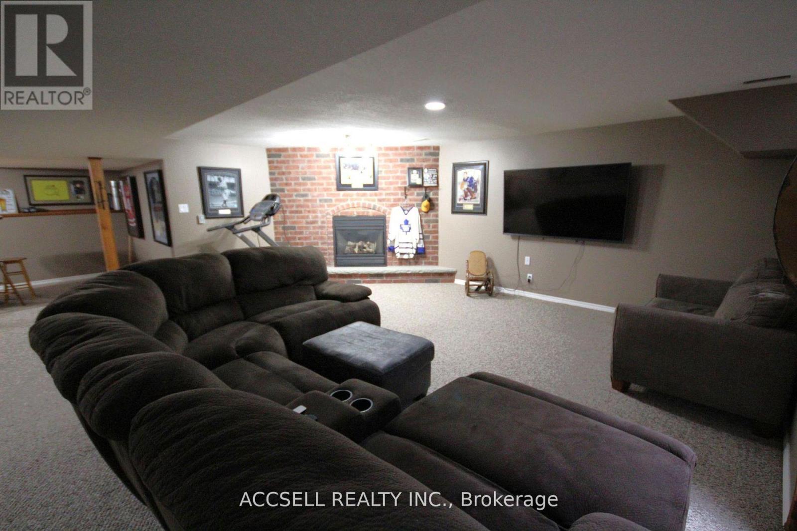 635 Highview Drive Property Photo 16