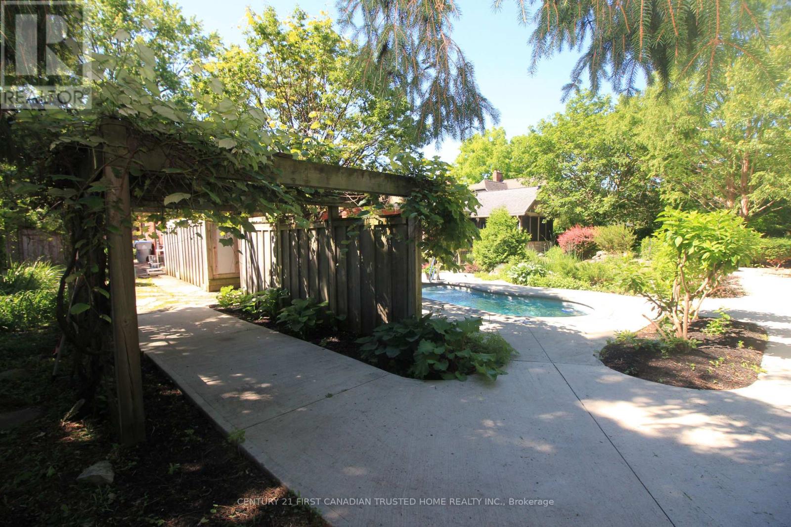 27 Croydon Drive Property Photo 23