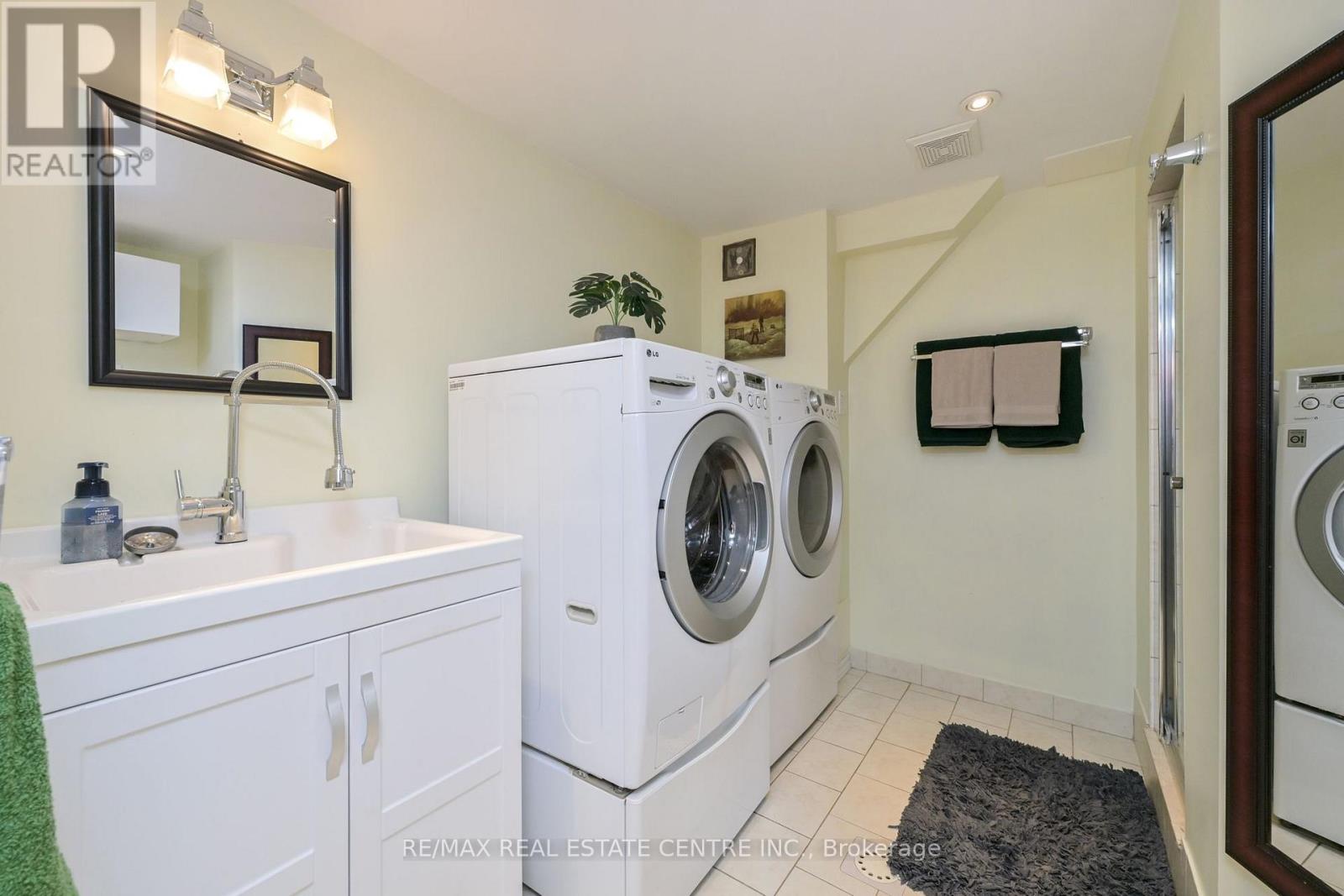 1 - 325 William Street Property Photo 23