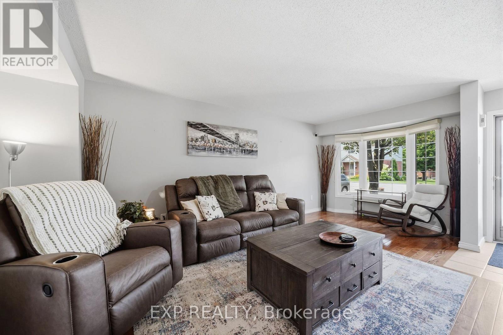 49 - 511 Admiral Drive Property Photo 8