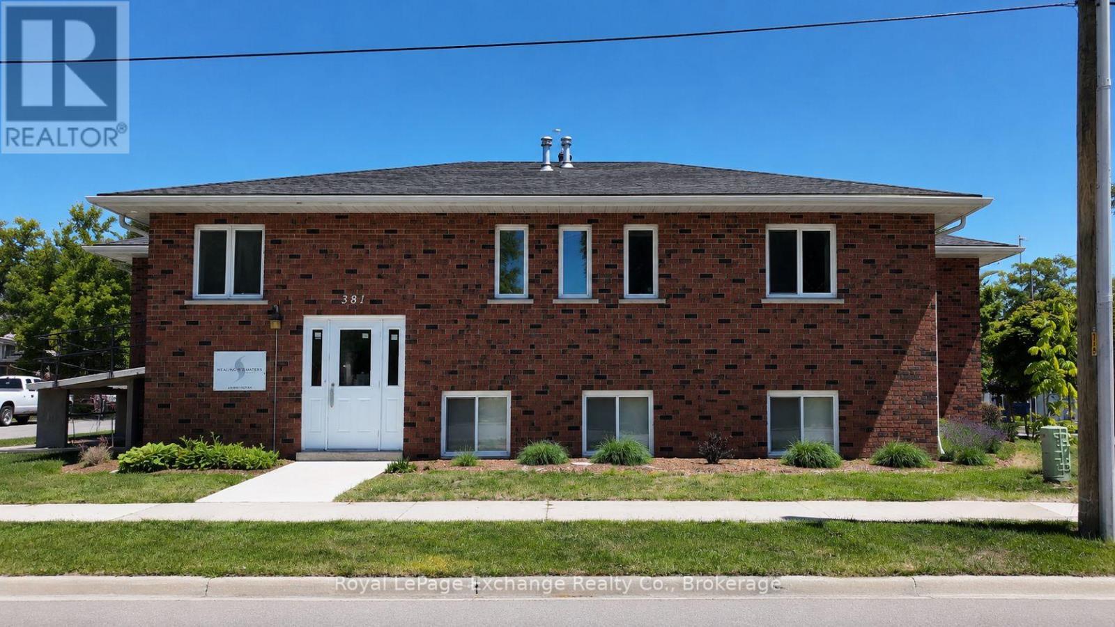 381 Lambton Street Property Photo 1