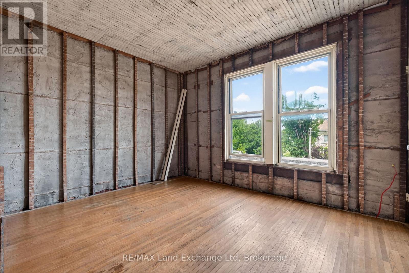 77 Montreal Street Property Photo 38