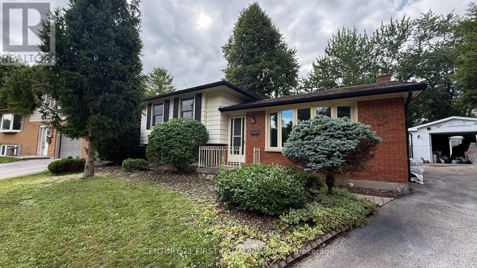 80 ROLLSCOURT PLACE