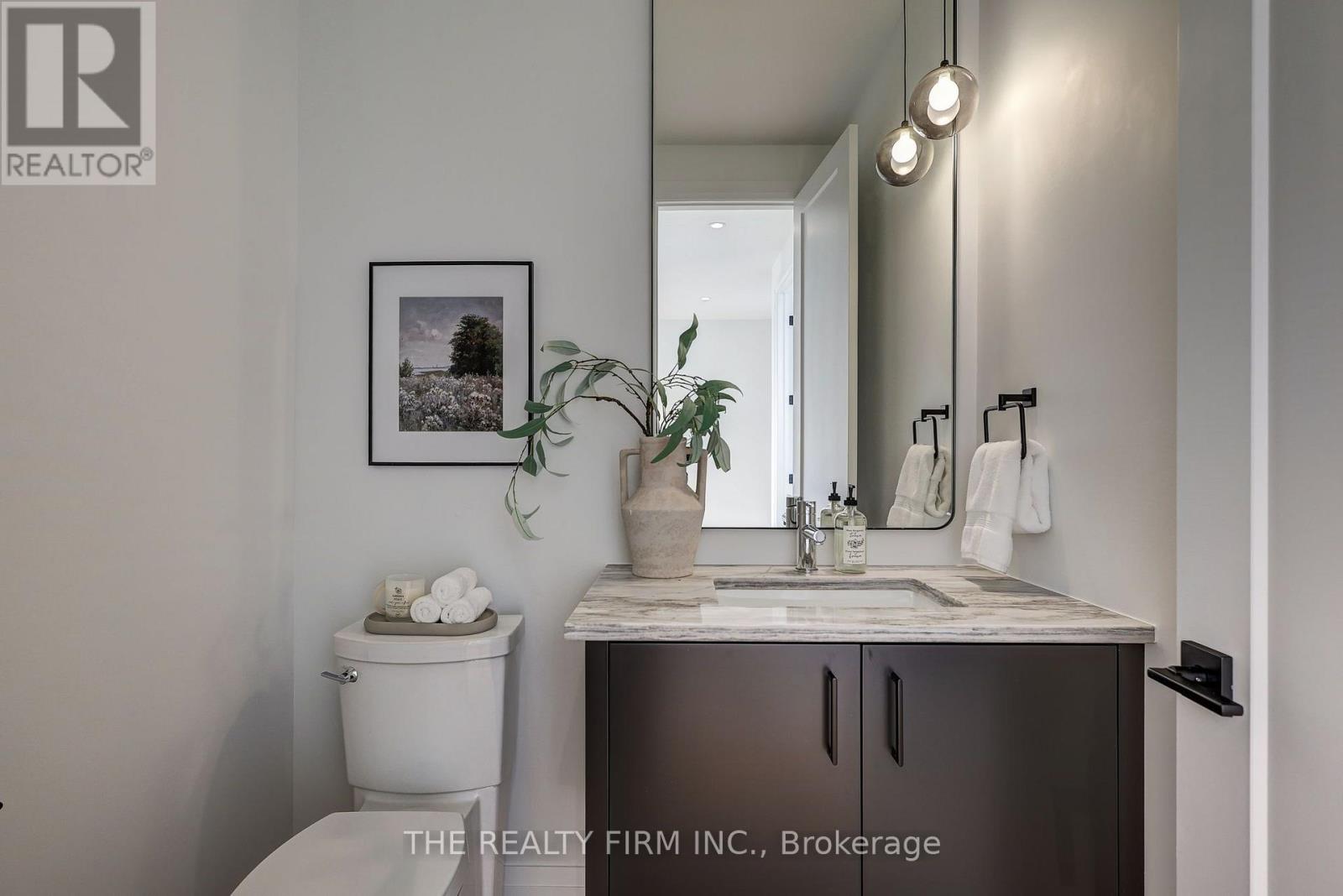 79 Royal Crescent Property Photo 9