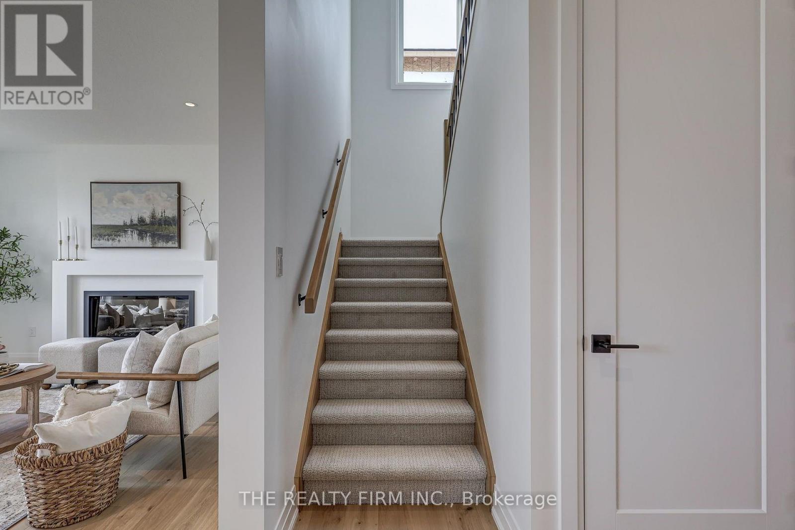 79 Royal Crescent Property Photo 11