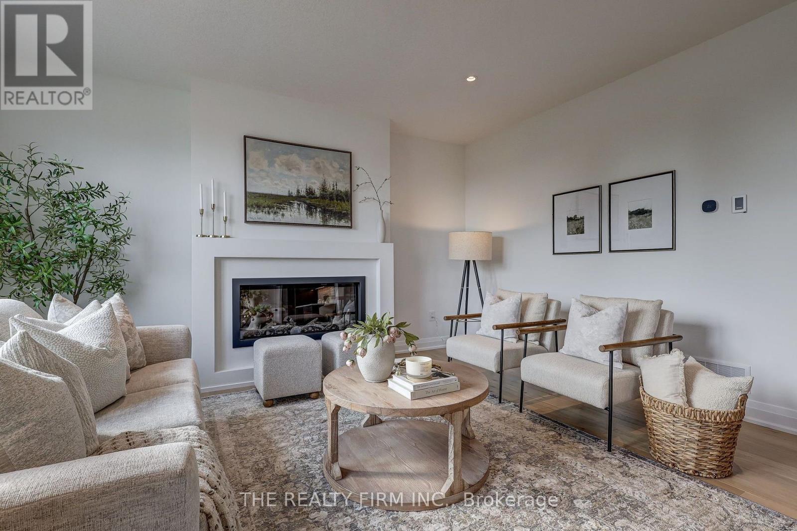 79 Royal Crescent Property Photo 26