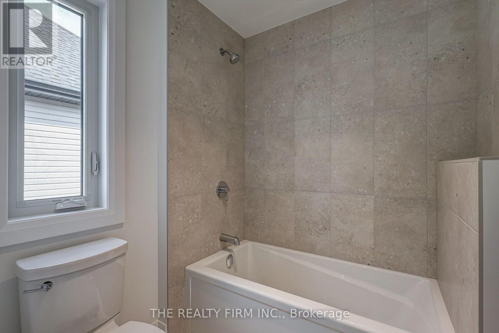 79 Royal Crescent Property Photo 44