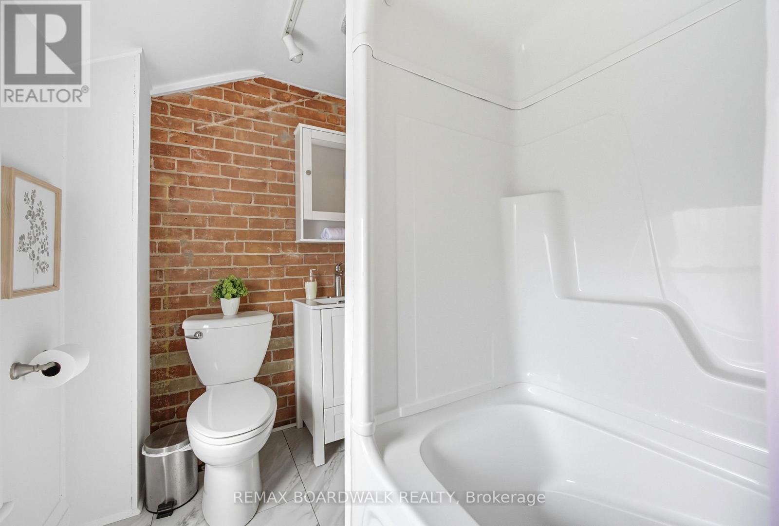 22 Isabella Street Property Photo 33