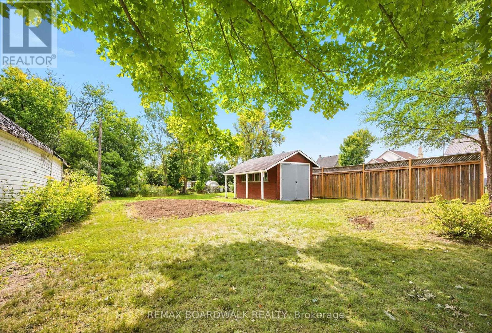 22 Isabella Street Property Photo 37