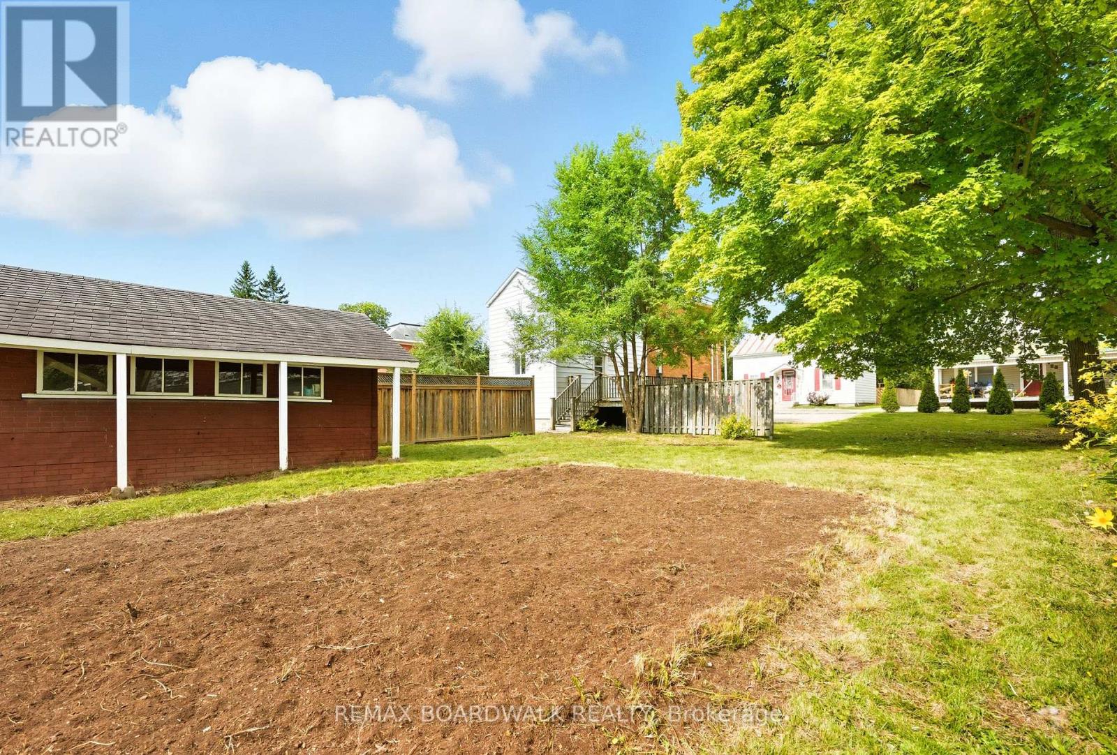 22 Isabella Street Property Photo 38