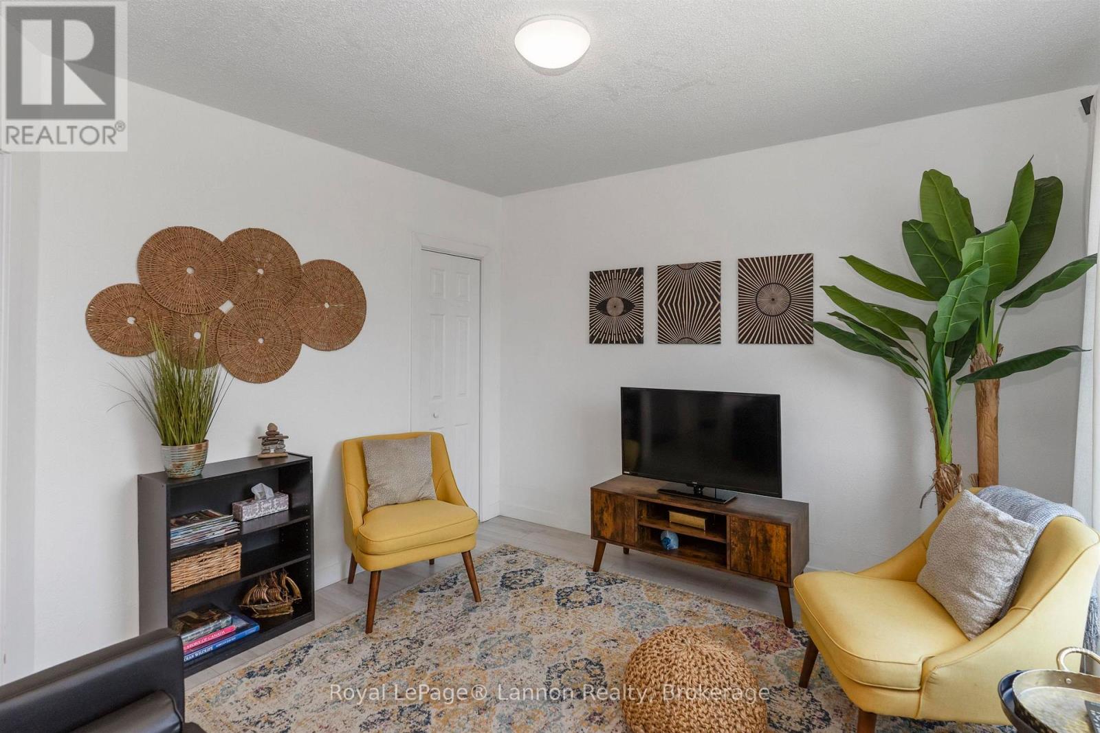 92 Jean Street Property Photo 4