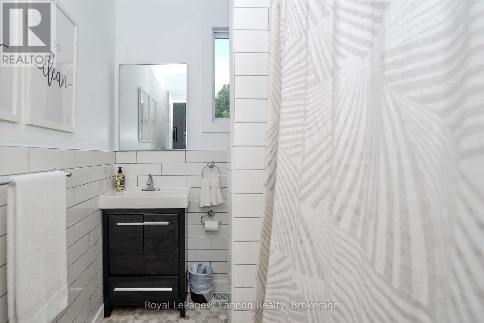 92 Jean Street Property Photo 32