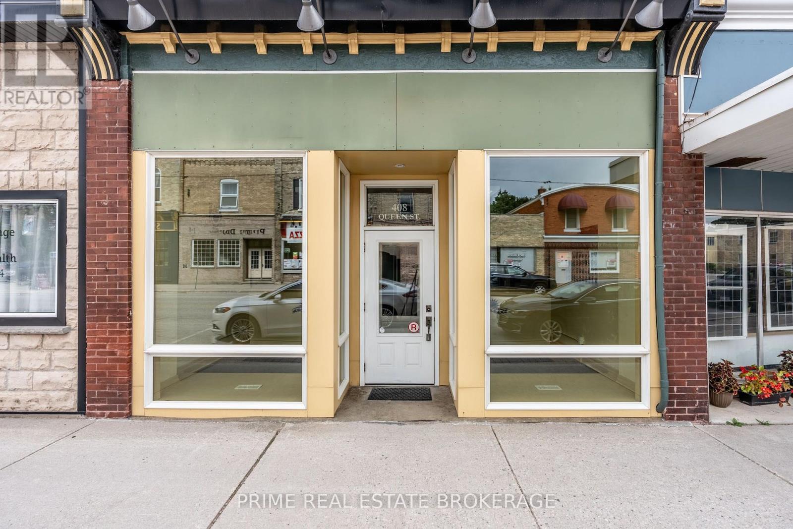 408 Queen Street Property Photo 2