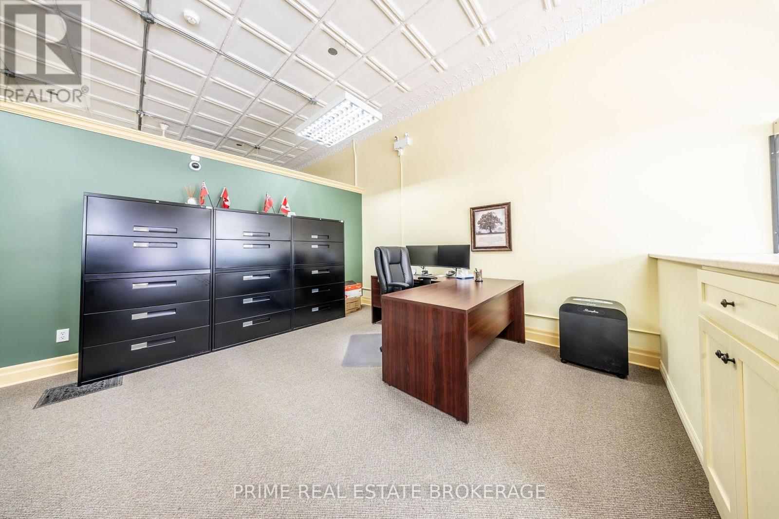 408 Queen Street Property Photo 11