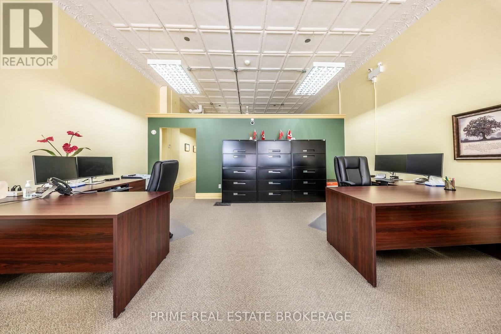 408 Queen Street Property Photo 12