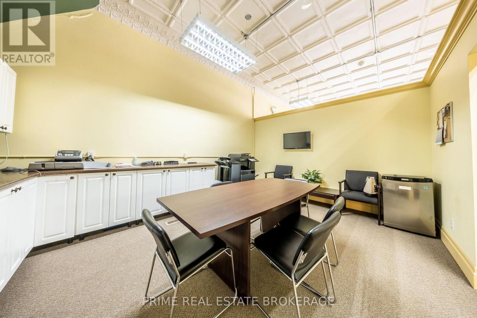 408 Queen Street Property Photo 14