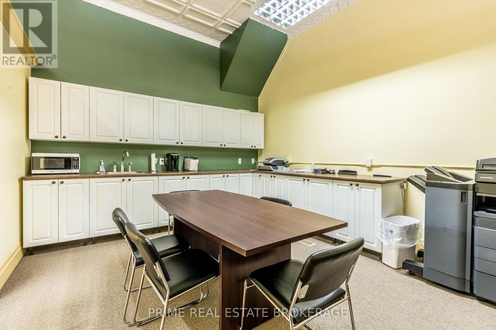 408 Queen Street Property Photo 17