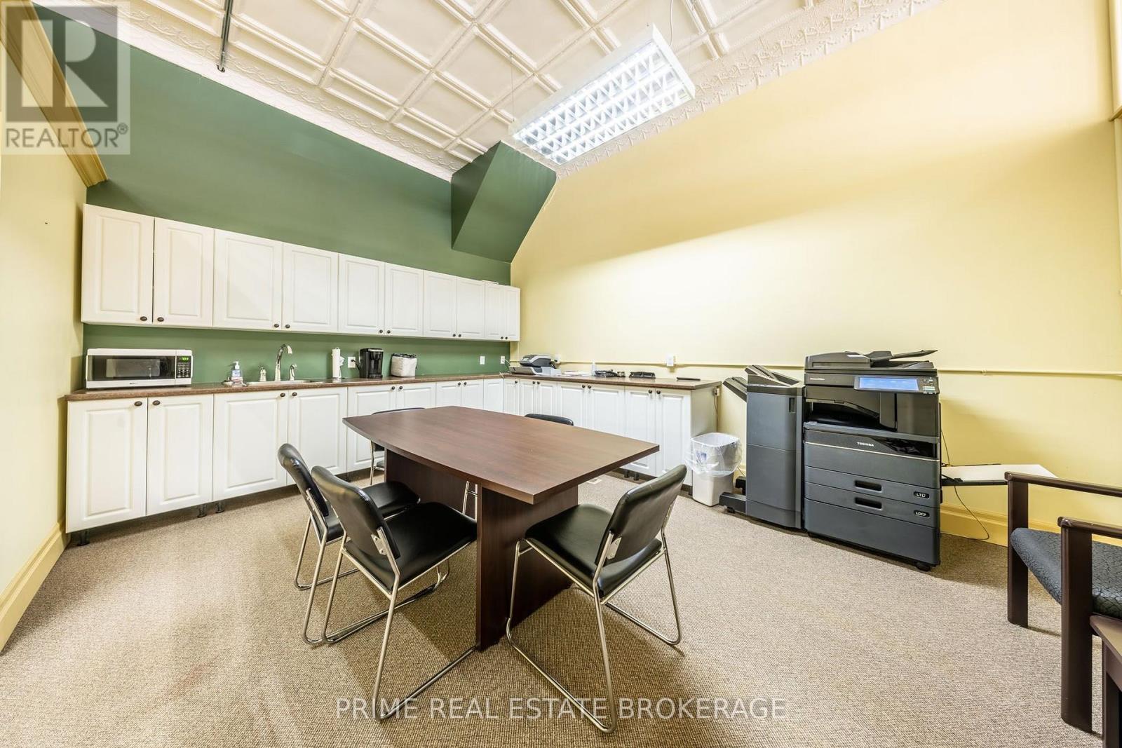 408 Queen Street Property Photo 18