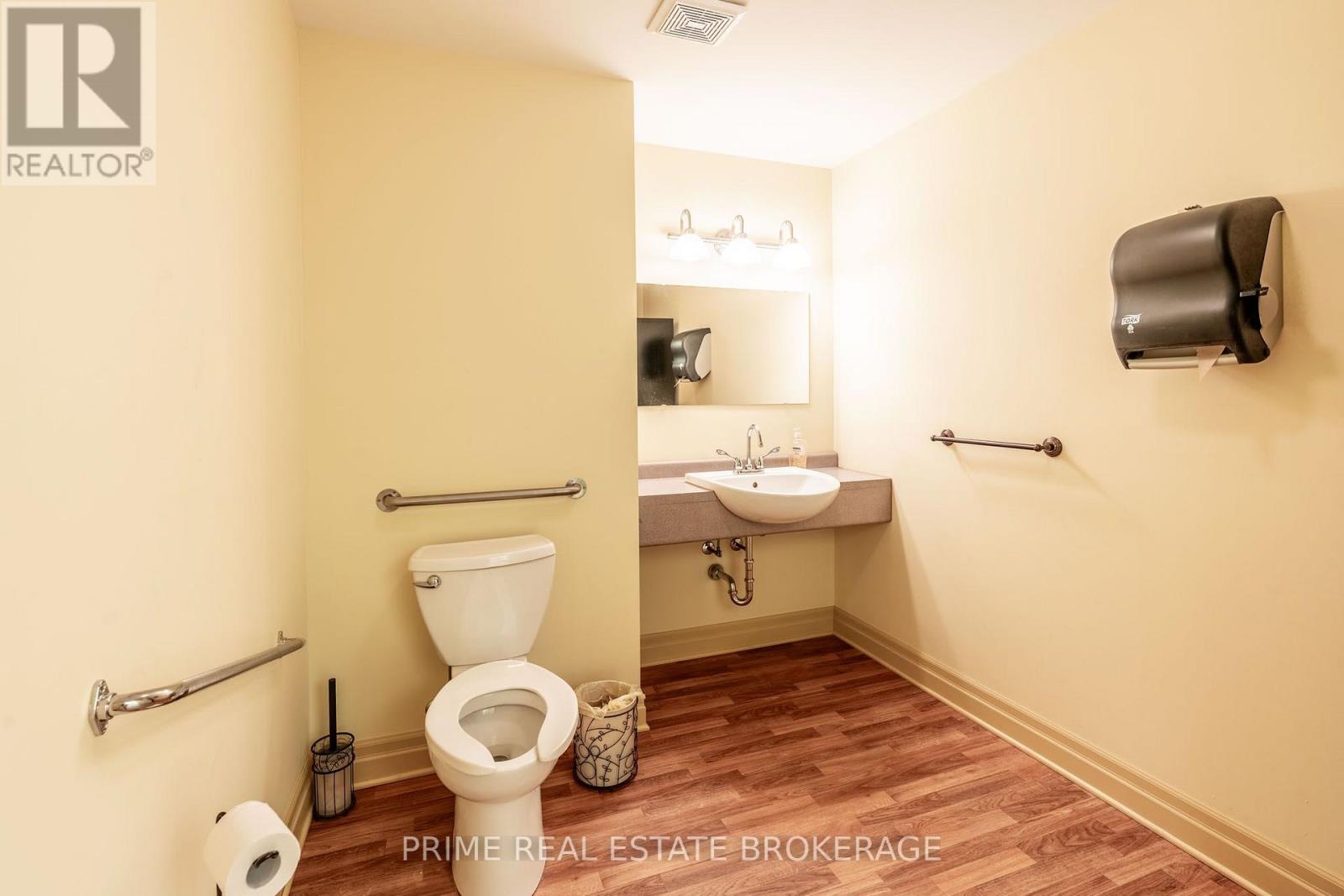 408 Queen Street Property Photo 23