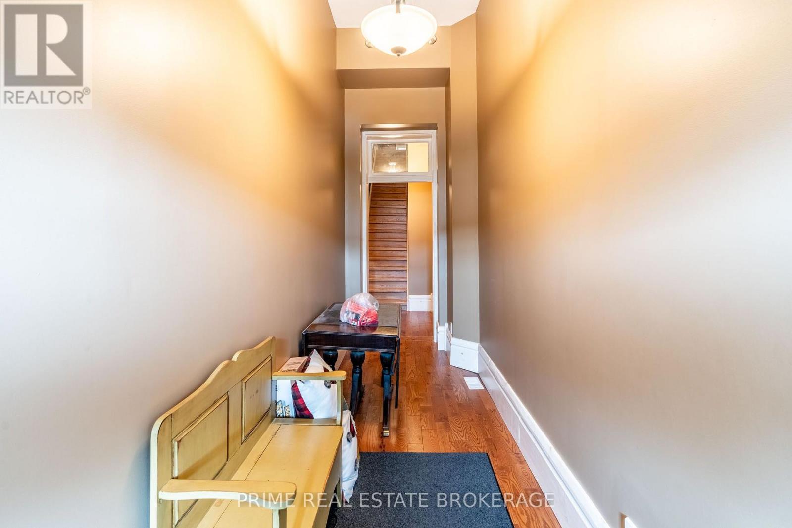 408 Queen Street Property Photo 24