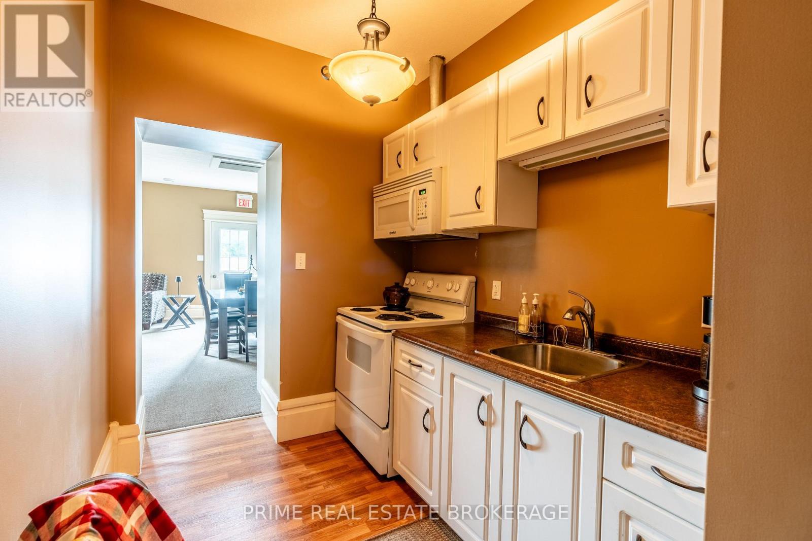 408 Queen Street Property Photo 25