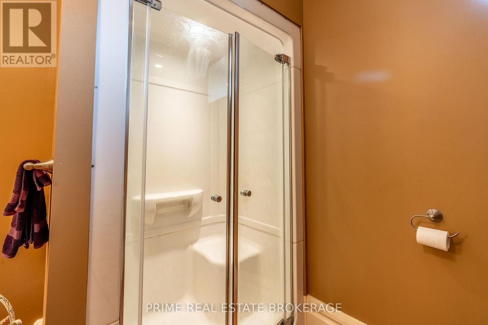408 Queen Street Property Photo 34