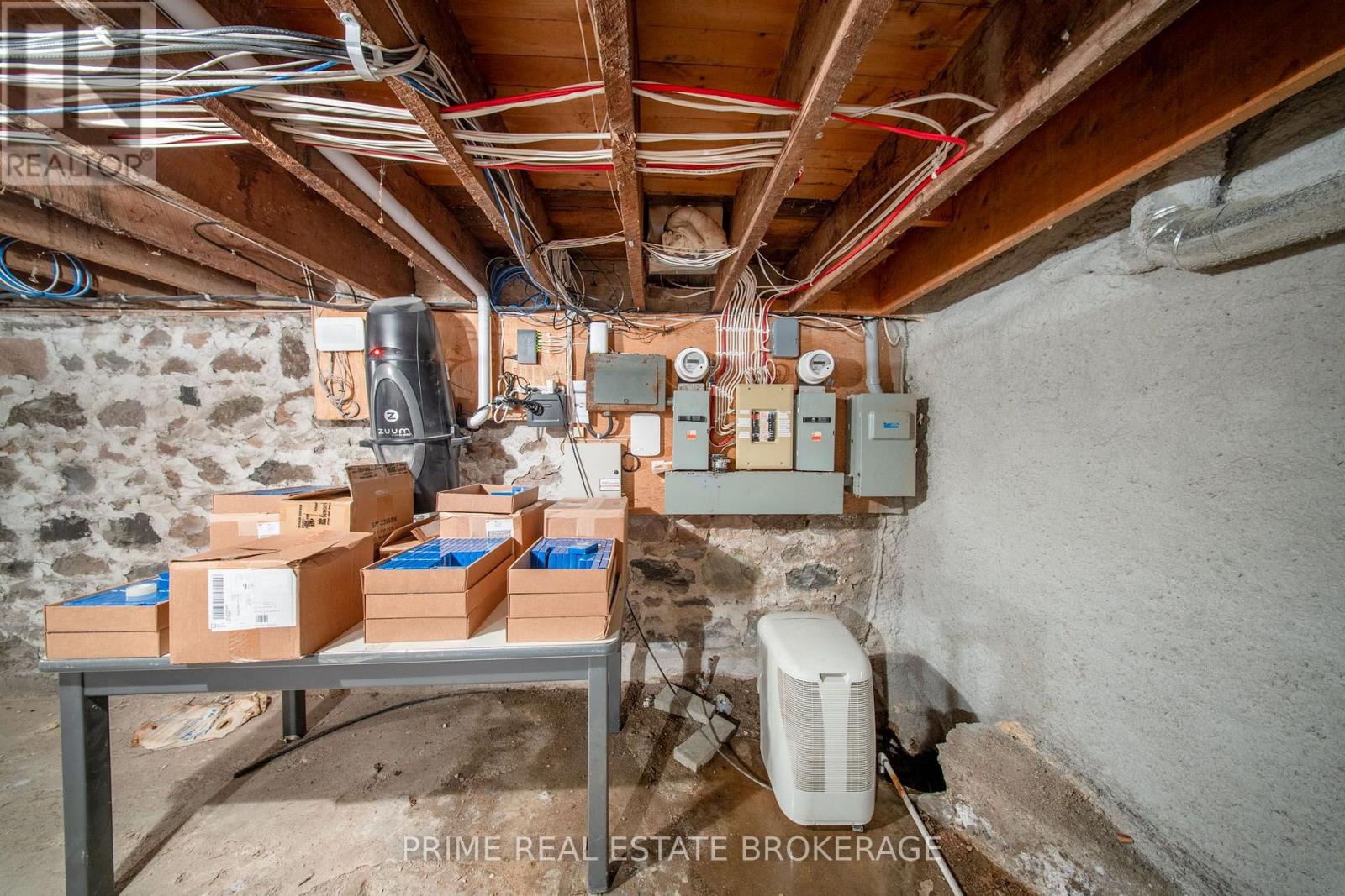 408 Queen Street Property Photo 44