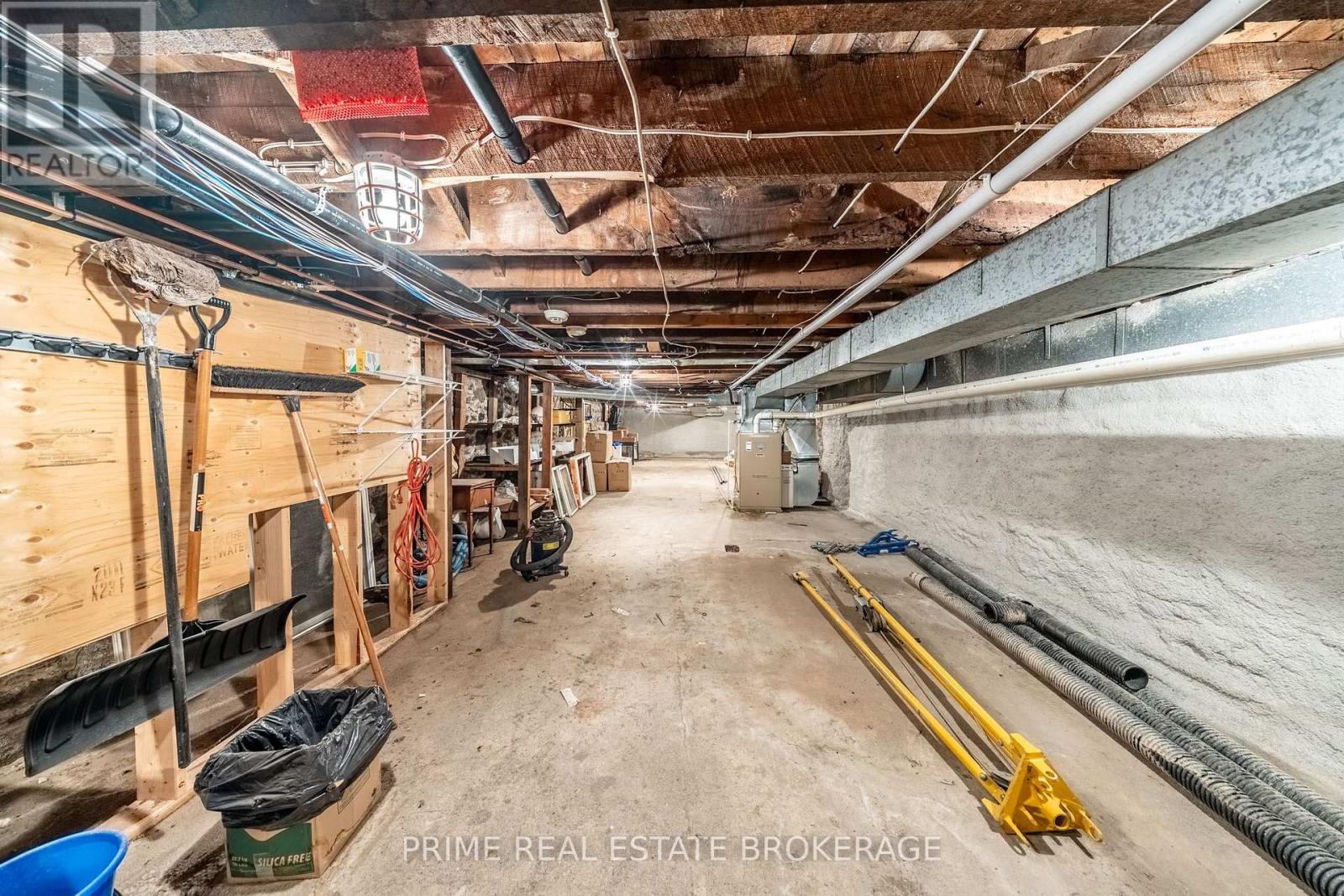 408 Queen Street Property Photo 45