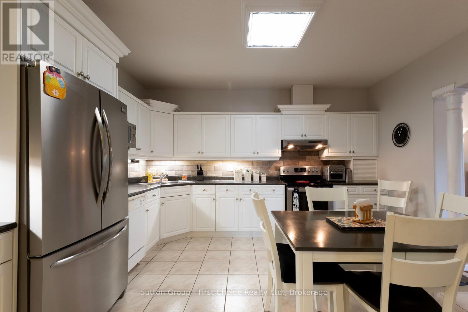 505 - 160 Romeo Street Property Photo 8