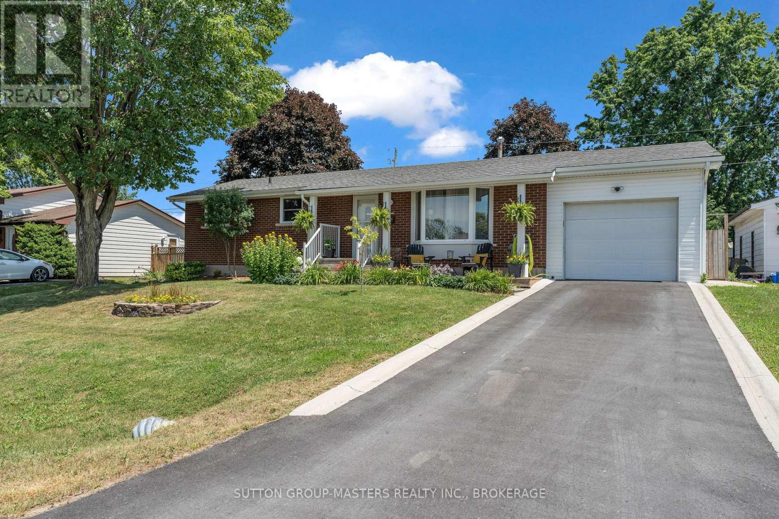 11 Chesterfield Drive Property Photo 1