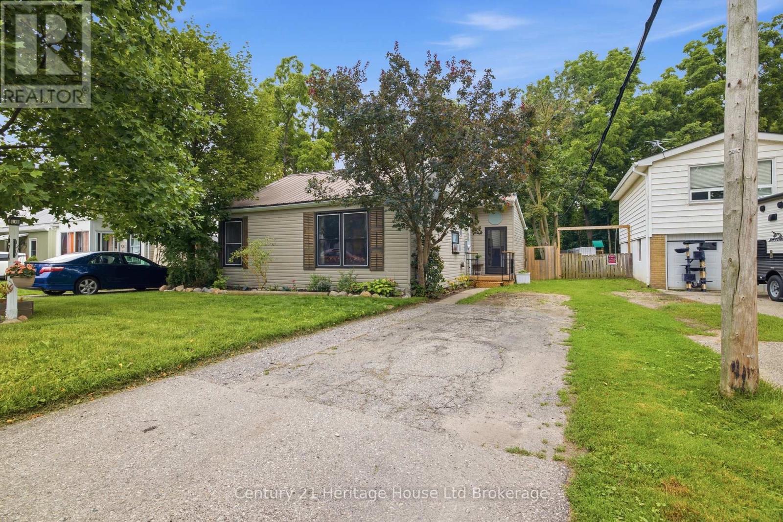 674 Hayball Street Property Photo 1