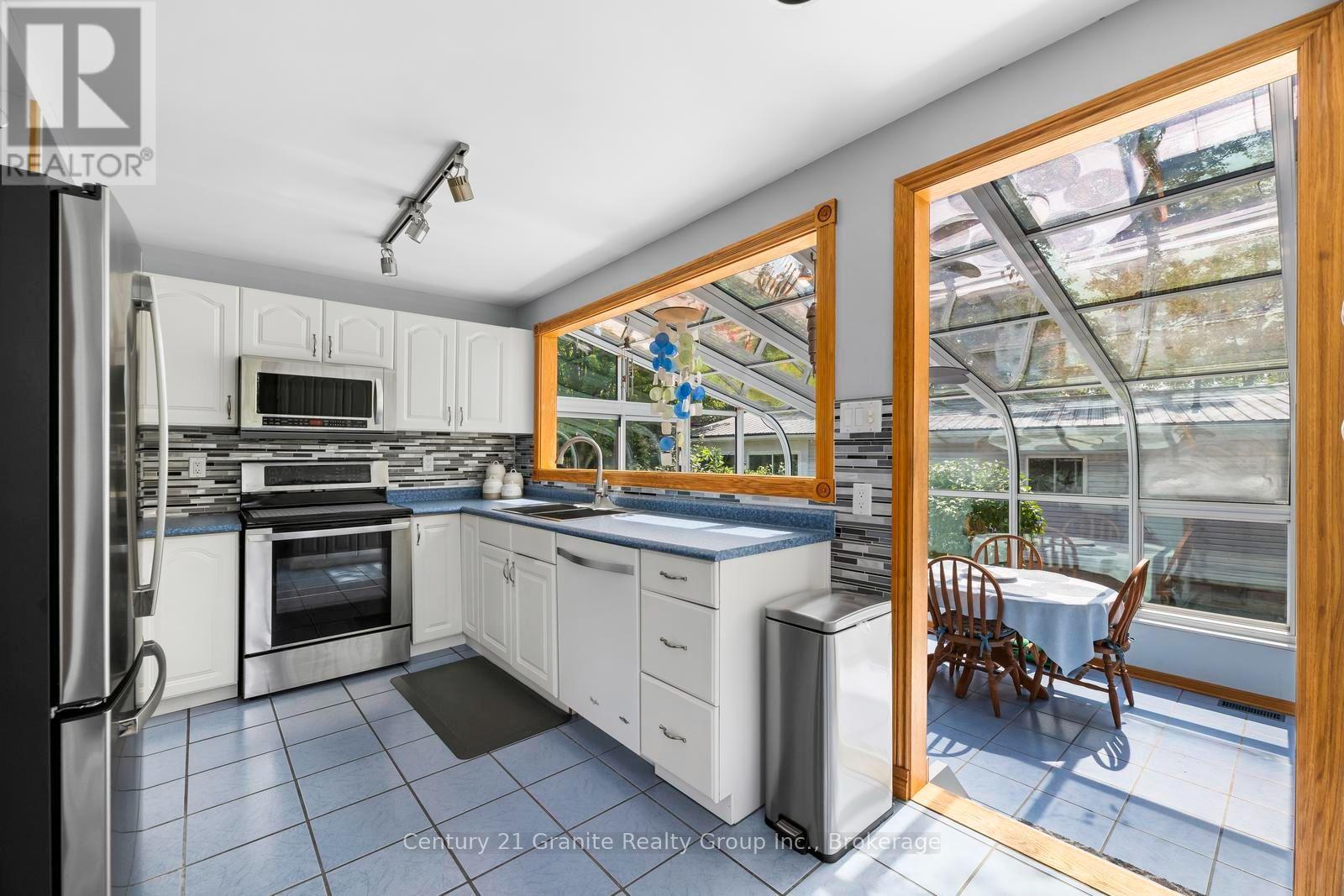 64 Bentley Place Property Photo 18