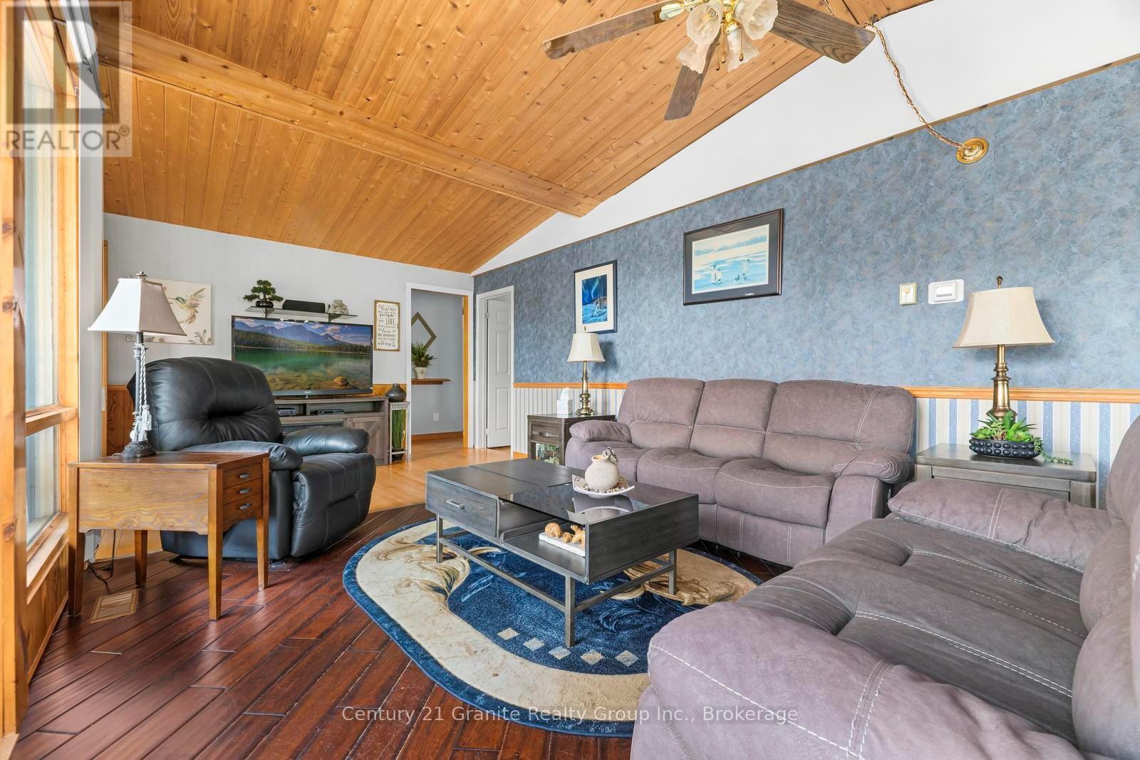 64 Bentley Place Property Photo 20