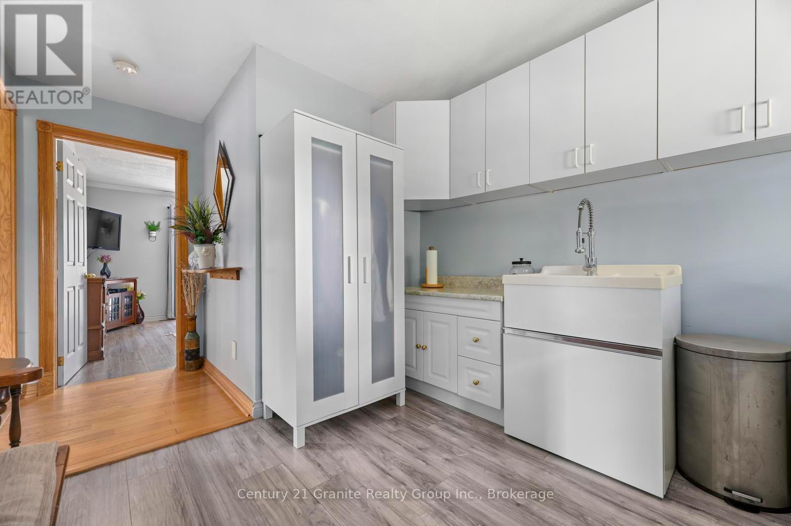 64 Bentley Place Property Photo 28