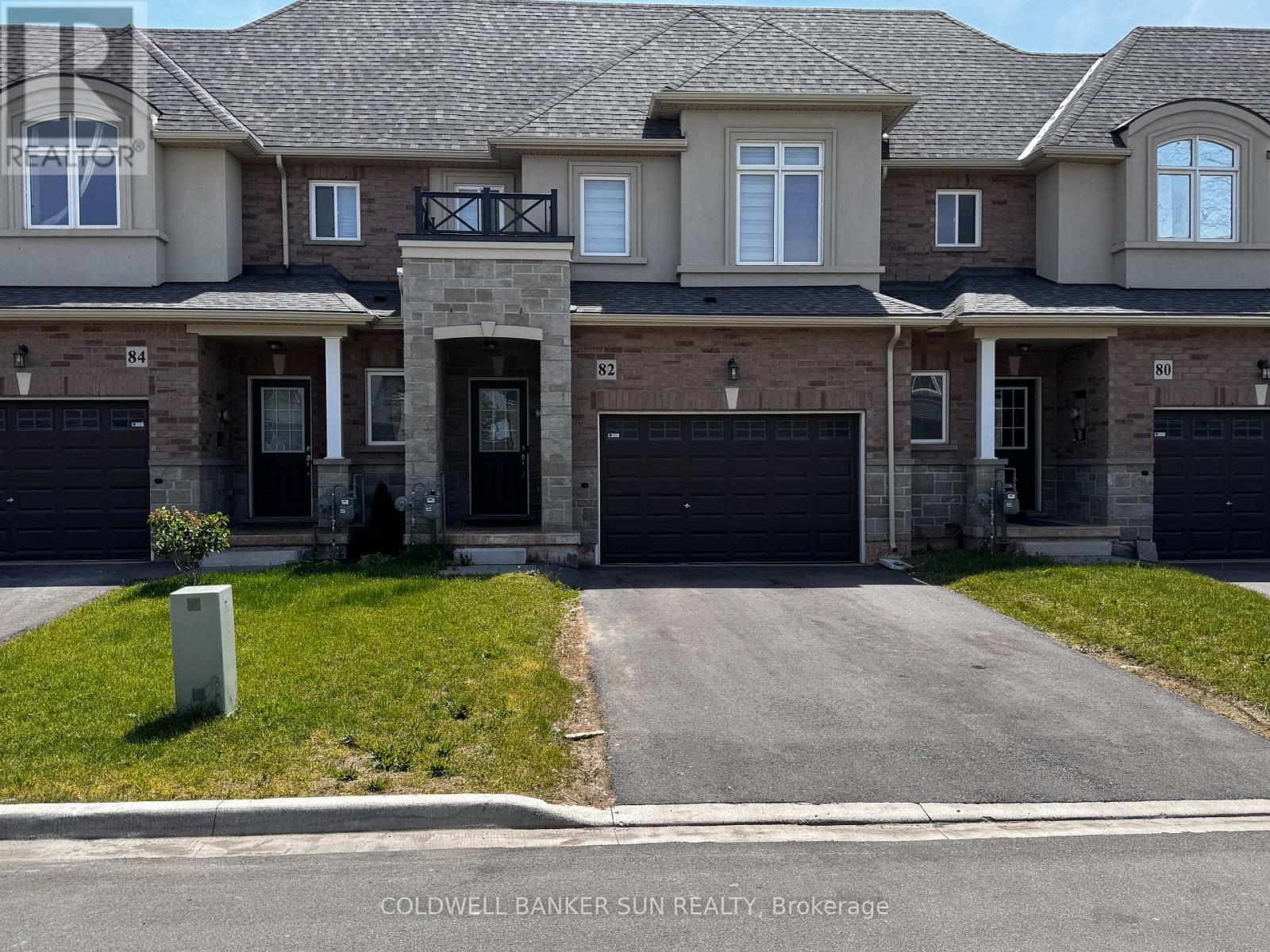 82 PINOT CRESCENT Property Photo 1
