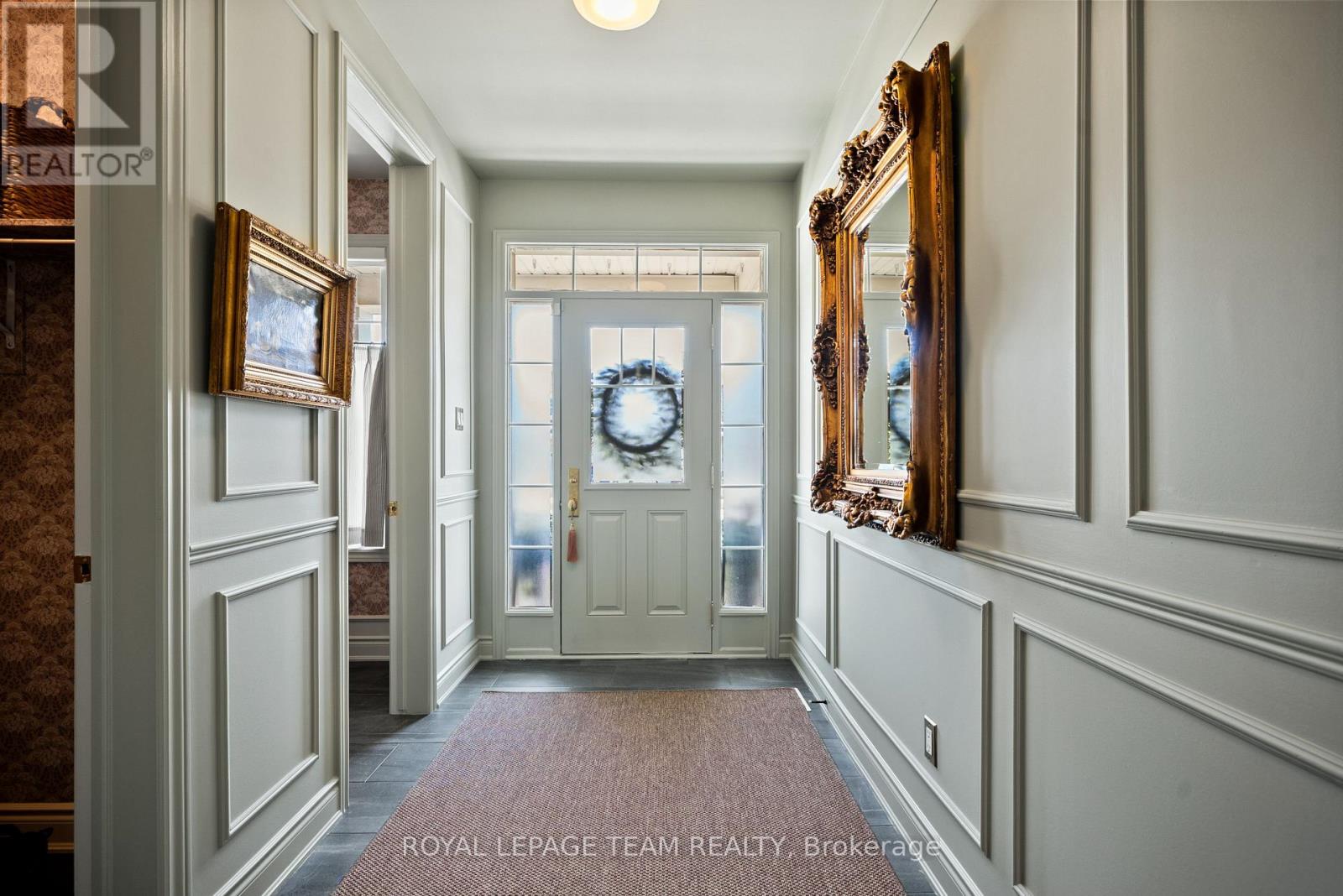4865 Abbott Street E Property Photo 8