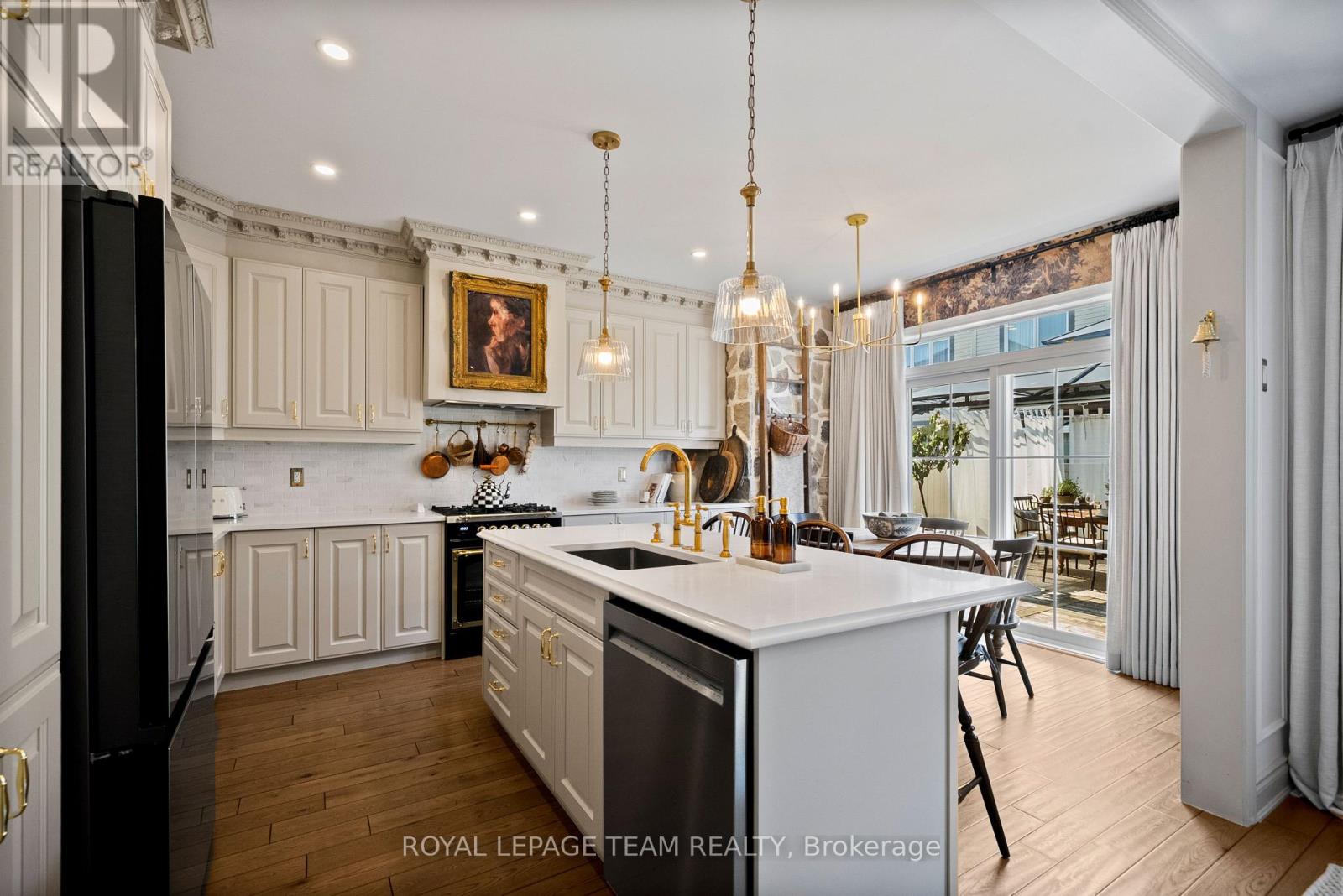 4865 Abbott Street E Property Photo 17