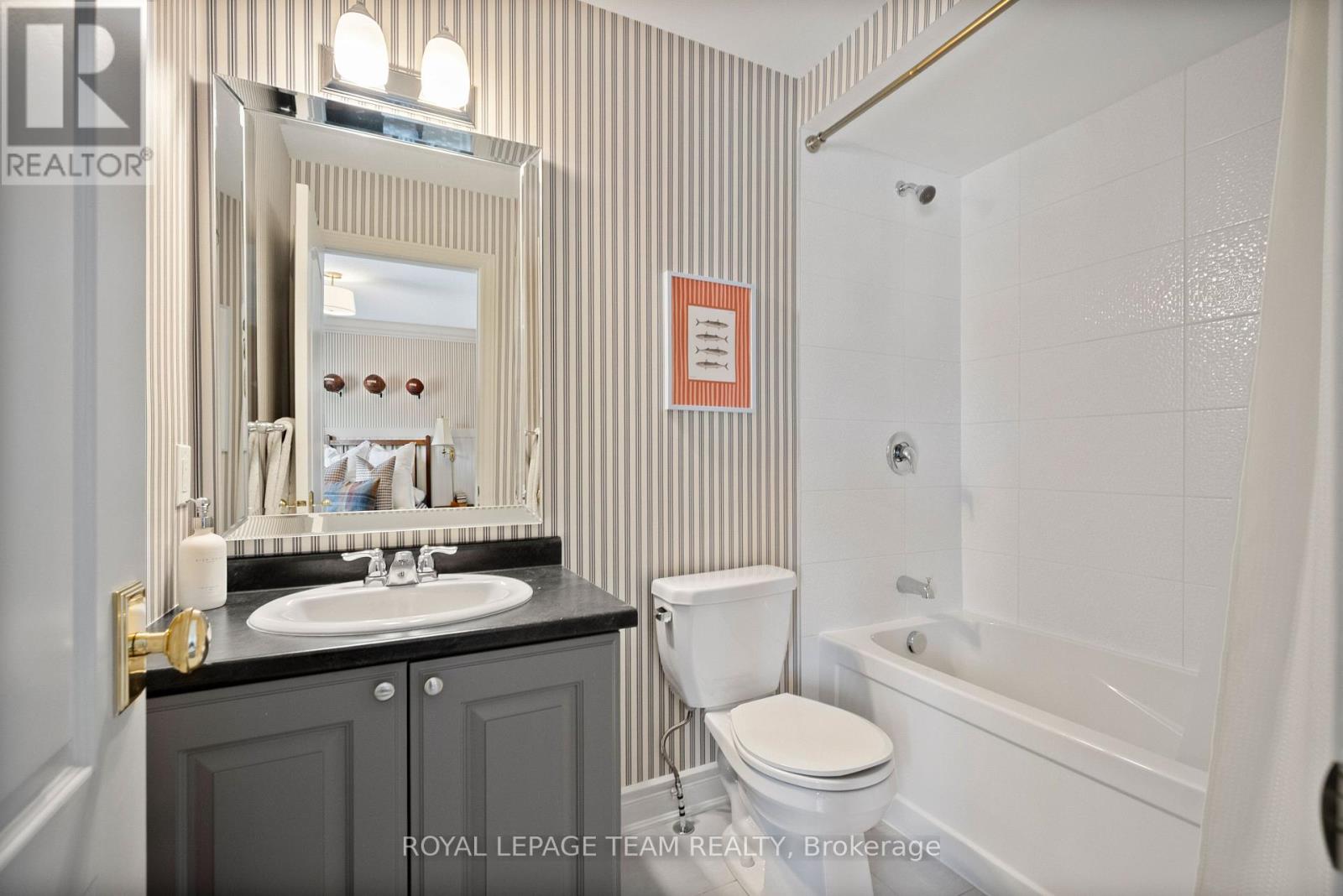 4865 Abbott Street E Property Photo 38