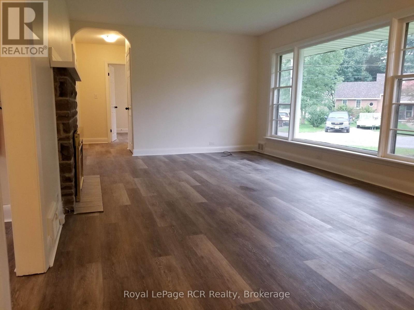 850 11th Street W Property Photo 6