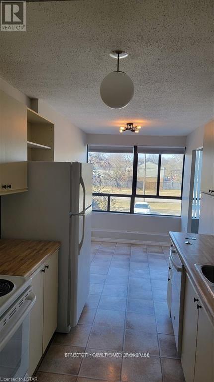 202 - 1600 Adelaide Street Property Photo 2