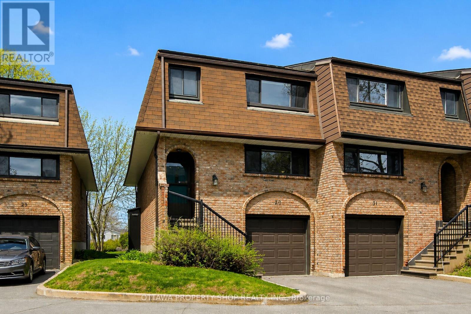 #30 - 2 BERTONA STREET