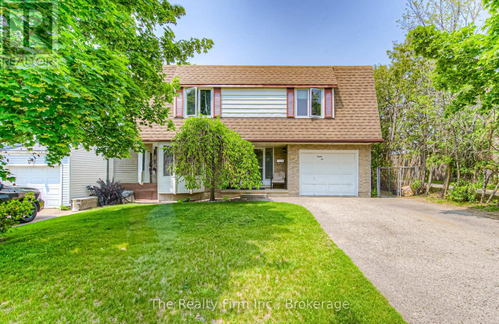 82 Roseneath Crescent Property Photo 1