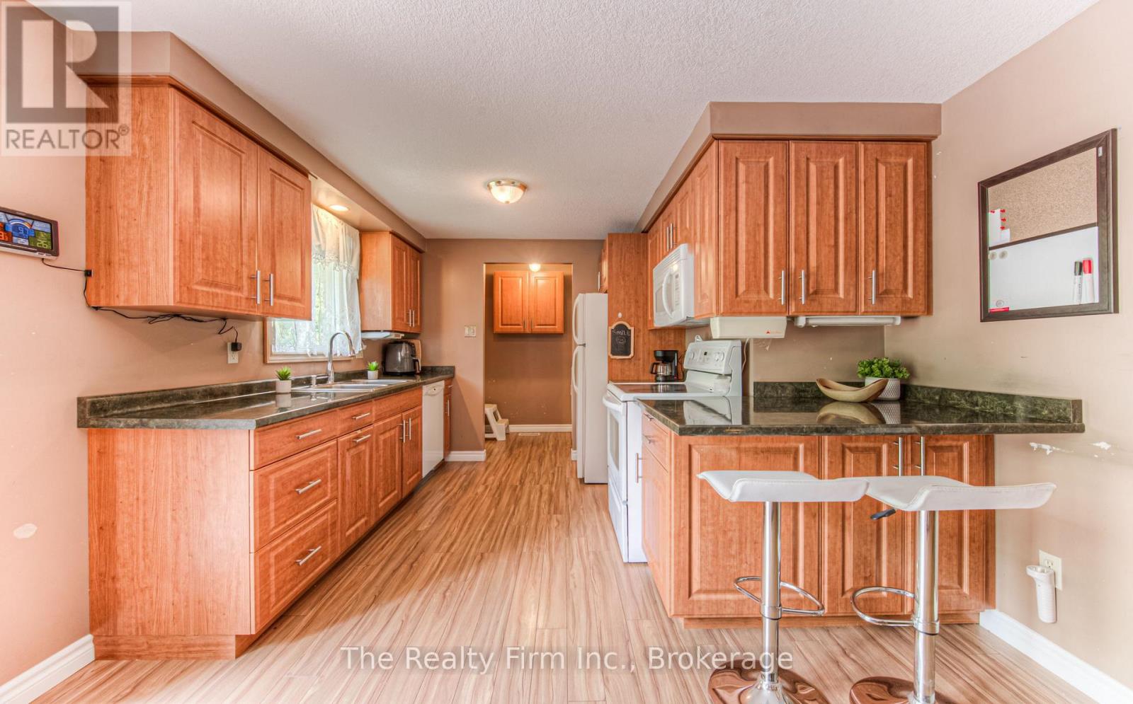 82 Roseneath Crescent Property Photo 10