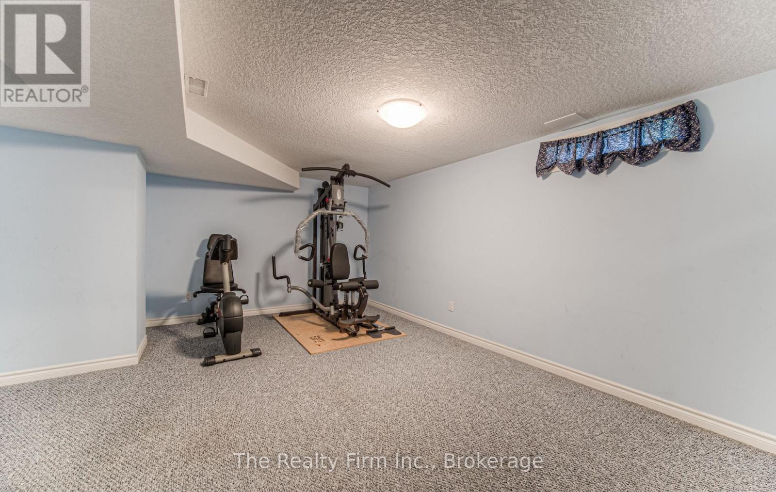 82 Roseneath Crescent Property Photo 26