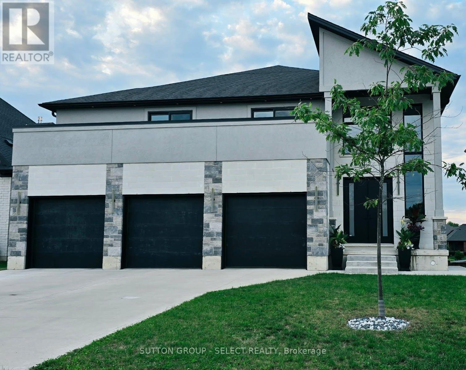 17 Arrowwood Path Property Photo 1